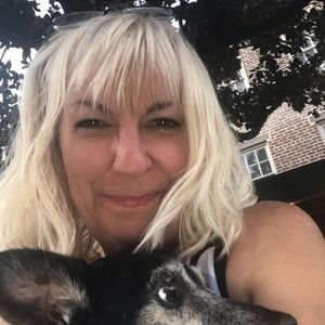 Meet your Posher, Leslie